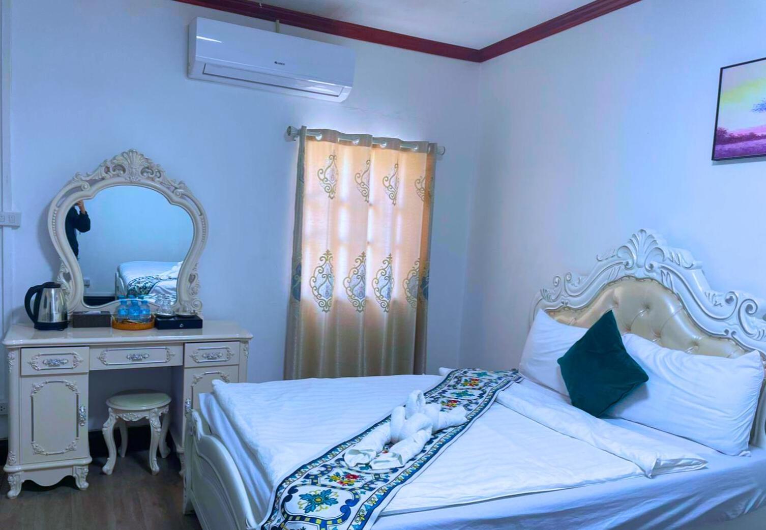 Monsane Villa لوانغ برابانغ المظهر الخارجي الصورة