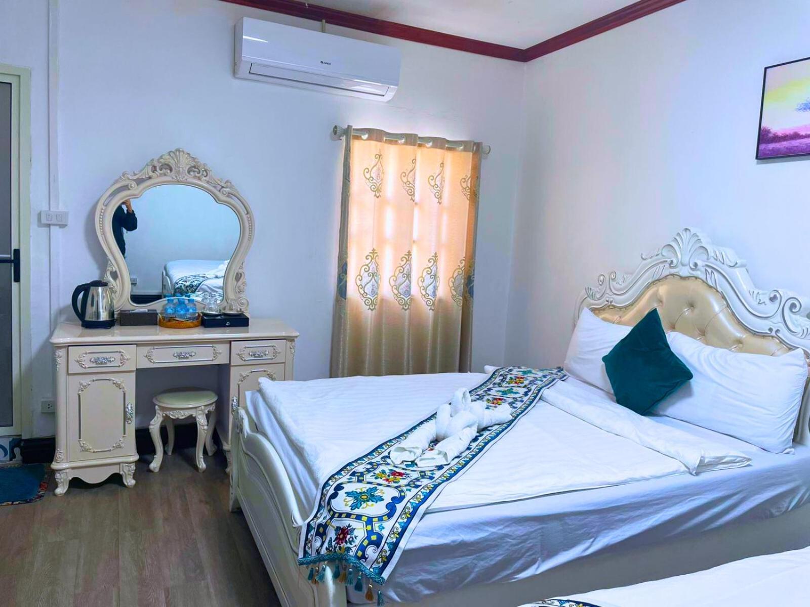 Monsane Villa لوانغ برابانغ المظهر الخارجي الصورة