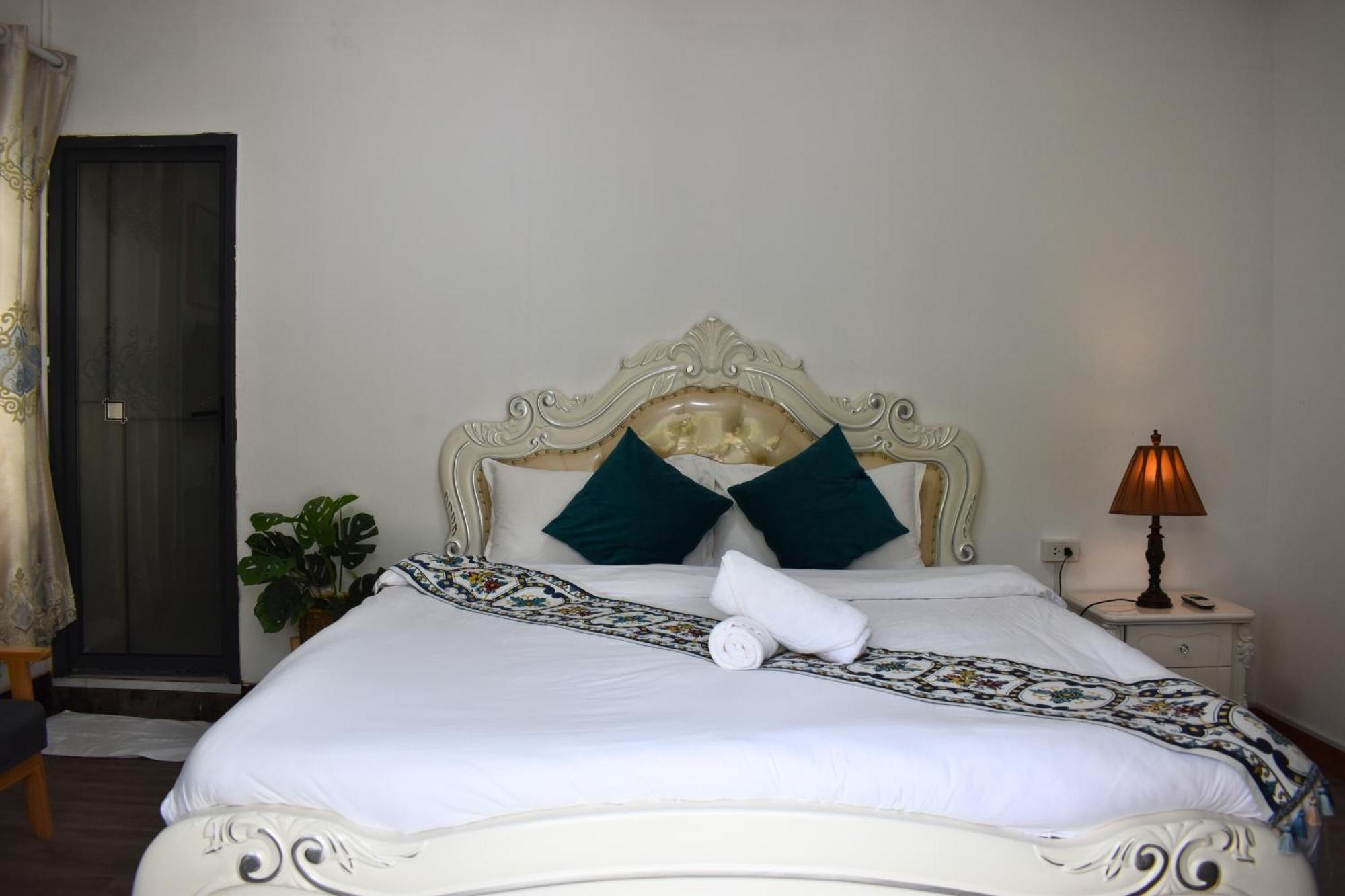 Monsane Villa لوانغ برابانغ المظهر الخارجي الصورة